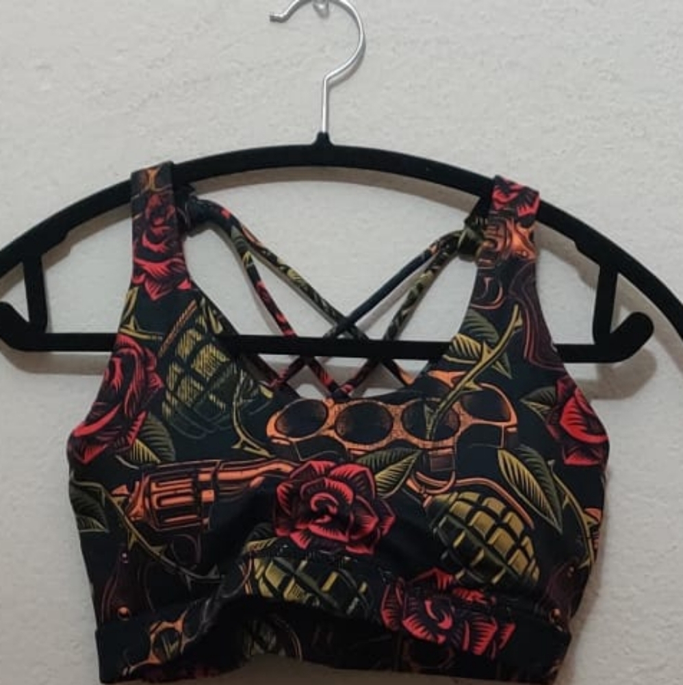 Constantly Varied Gear Dressed to Kill NWOT MEDIUM SPORTS BRA